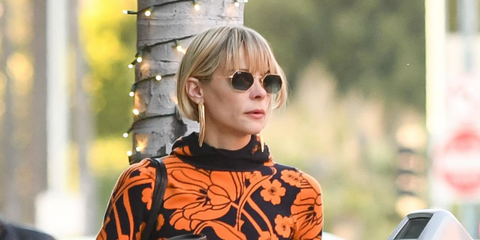 Actress and model Jaime King was seen wearing gold Ray-Ban Octagonal RB 3556N 9123/3M sunglasses with grey gradient lenses in Los Angeles, January 2020. Shop online now on Pretavoir