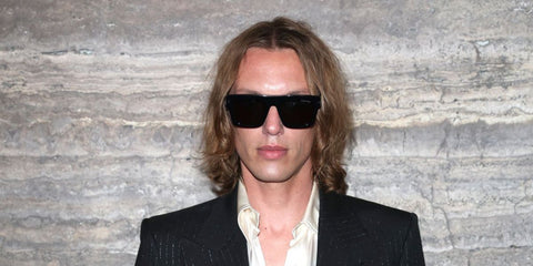 Actor and model Jamie Campbell Bower was seen wearing black Tom Ford Fausto TF711 01A sunglasses at the Tom Ford Fall/Winter 2024 fashion show during Milan Fashion Week. Shop online now on Pretavoir