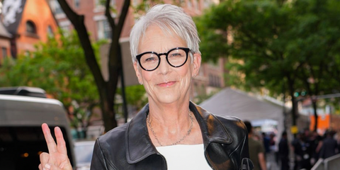 Jamie Lee Curtis was seen wearing black Gucci GG1822O 001 round optical glasses at the Amazon 2025 Upfront in New York City. Shop online now on Pretavoir
