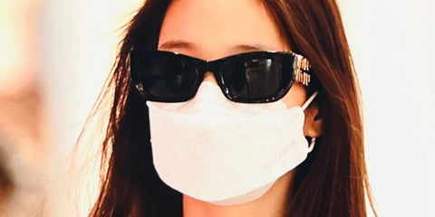 South Korean singer Jang Won-young of the girl group IVE was seen wearing black Miu Miu MU 09WS 1AB5S0 sunglasses. Shop online now on Pretavoir