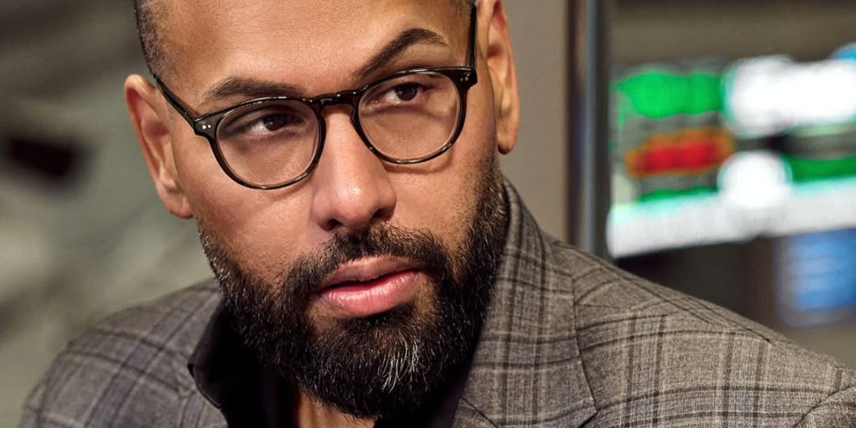 Entrepreneur Jas Mathur was seen wearing Oliver Peoples Riley R OV5004 1005 Black optical glasses in his Instagram post, November 2025. Shop online now on Pretavoir