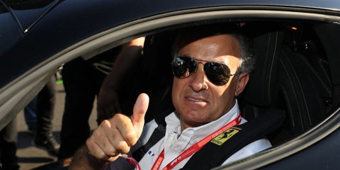 Former Formula racing driver Jean Alesi was seen wearing Ray-Ban Aviator RB 3025 W0879 Gunmetal/Green sunglasses. Shop online now on Pretavoir