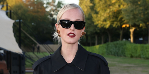 Model Jean Campbell was seen wearing black Burberry BE4454 3001/87 sunglasses at the Burberry Spring/Summer 2026 fashion show during London Fashion Week. Shop online now on Pretavoir