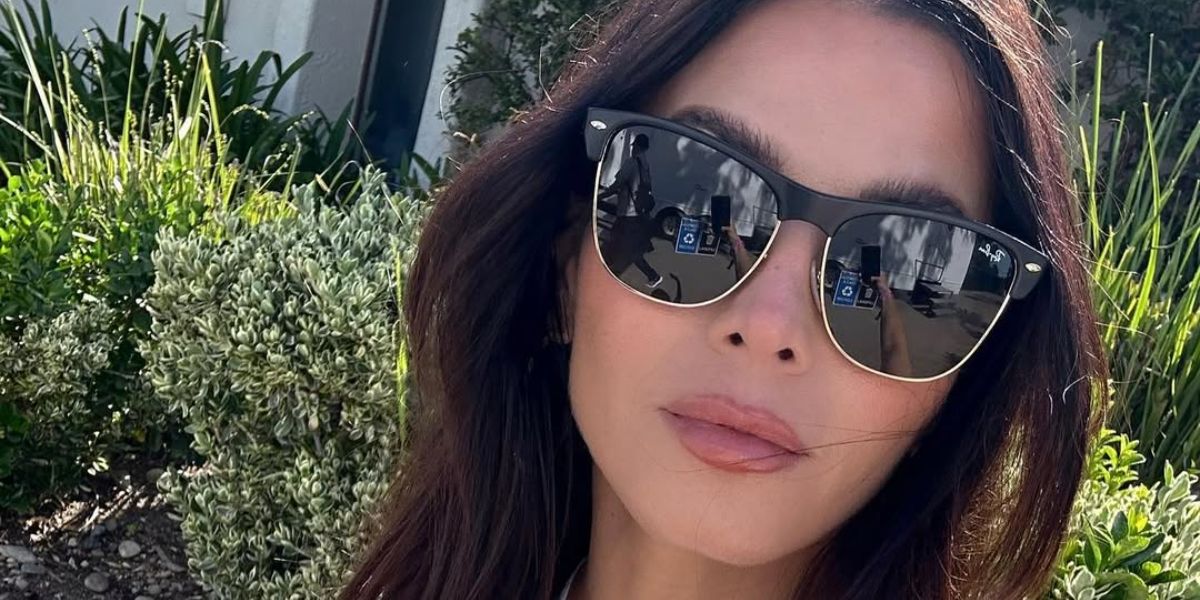 Jenna Dewan is seen wearing Ray-Ban Clubmaster Oversized RB 4175 877 sunglasses in her Instagram post