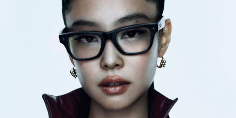 Jennie BLACKPINK was seen wearing the new black Ray-Ban Meta Blayzer Optics RW7001 2077 in Ray-Ban Meta campaign.