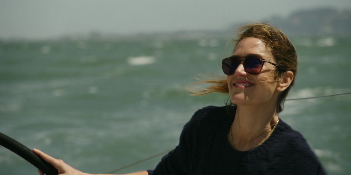 Jennifer Connelly is seen wearing Persol 3235S 24/31 aviator sunglasses in 'Top Gun: Maverick'