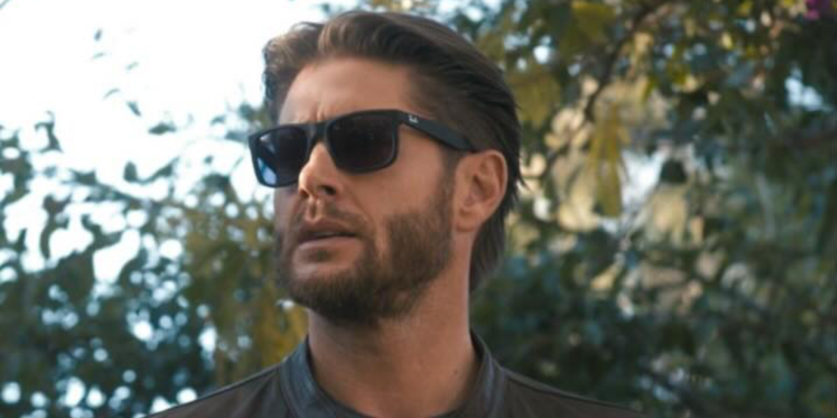 Actor Jensen Ackles was seen wearing rubber black Ray-Ban Justin RB 4165 622/T3 Polarised sunglasses in "Countdown".