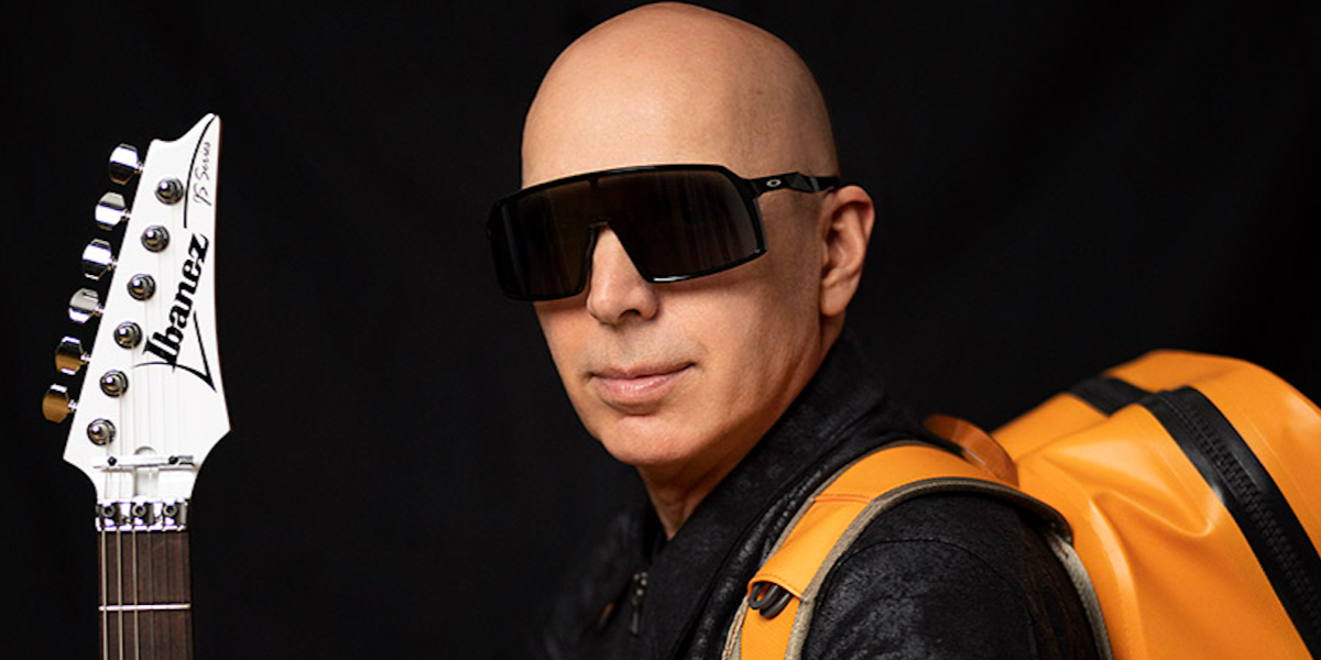American guitarist Joe Satriani was seen wearing black Oakley Sutro OO9406 01 sunglasses.