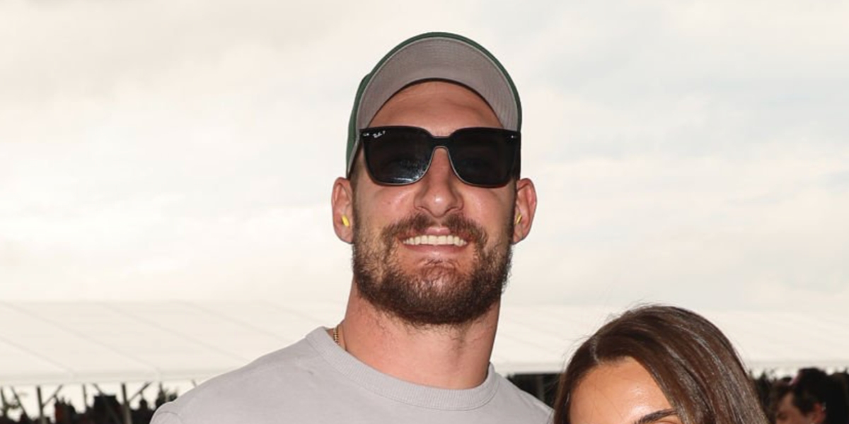 American football player Joey Bosa of Buffalo Bills was seen wearing black Ray-Ban RB 4466D 601S/81 Polarised sunglasses at F1 Miami Grand Prix 2026.