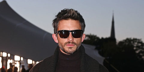 Jonathan Bailey was seen wearing tortoiseshell Burberry BE4434 3002/73 sunglasses with brown lenses at the Burberry Spring/Summer 2026 fashion show during London Fashion Week. Shop online now on Pretavoir