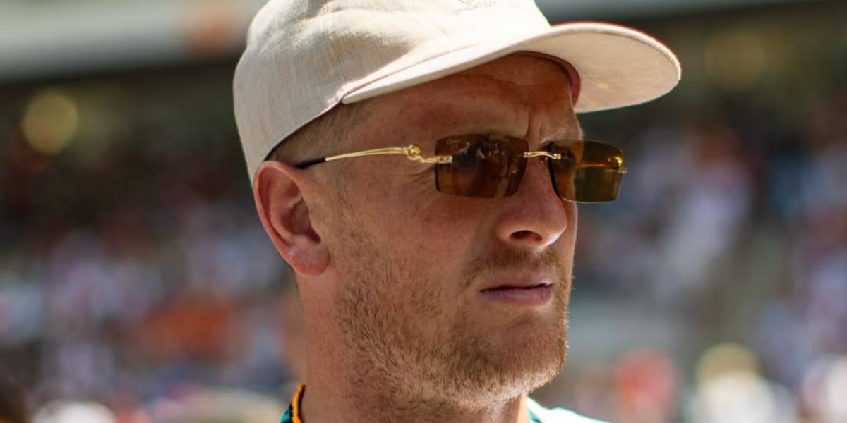 English footballer Jordan Pickford of Everton FC was seen wearing gold Cartier Panthere CT0430S 003 rimless sunglasses with yellow lenses at the F1 Grand Prix of Spain 2025. Shop online now on Pretavoir