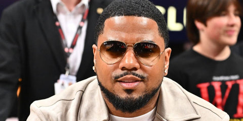 Actor and former American football player Julian Horton was seen wearing Ray-Ban Aviator 3025 001/51 Gold/Light Brown Gradient sunglasses at the NBA  game between the Boston Celtics and the Atlanta Hawks in March 2026.