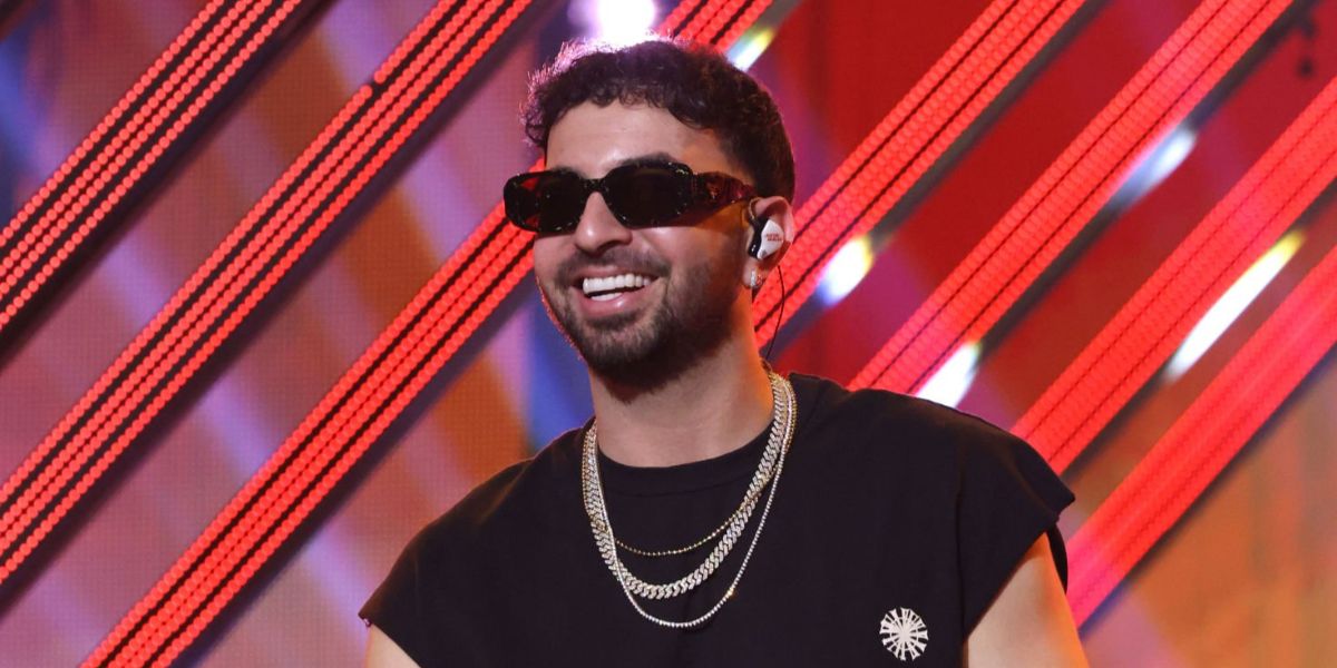 Justin Quiles was seen wearing black Prada PR 17WS 1AB5S0 Symbole Sunglasses at the Premios Billboard de la Musica Latina 2023. Shop online now on Pretavoir