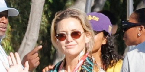 Kate Hudson was seen wearing Ray-Ban Oval RB 3547 001/1A sunglasses with light violet lenses in Los Angeles, August 2026.