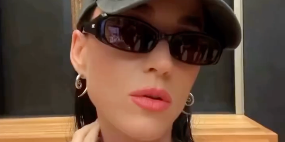 Katy Perry was seen wearing DMY Studios Billy DMYSUN08SB Black sunglasses in 2024. Shop online now on Pretavoir