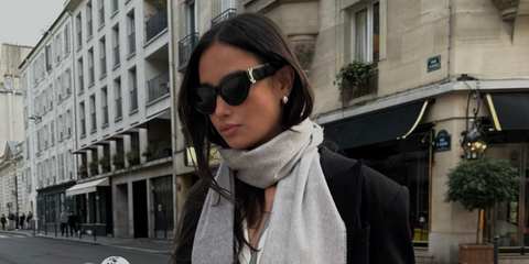 Filipino-American model Kelsey Merritt was seen wearing black Saint Laurent Sun SL M94 001 sunglasses in her Instagram post, October 2023, Shop online now on Pretavoir