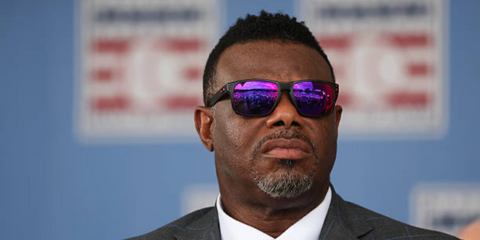 American baseball legend Ken Griffey Jr. was seen wearing black Oakley Holbrook OO9102 36 sunglasses at the Baseball Hall Of Fame Induction Ceremony in Cooperstown, New York, July 2025. Shop online now on Pretavoir