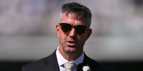 Former professional cricketer Kevin Pietersen was seen wearing brown and transparent beige Oakley HSTN OO9242 07 Prizm sunglasses at the ICC World Tour Championships 2025. Shop online now on Pretavoir