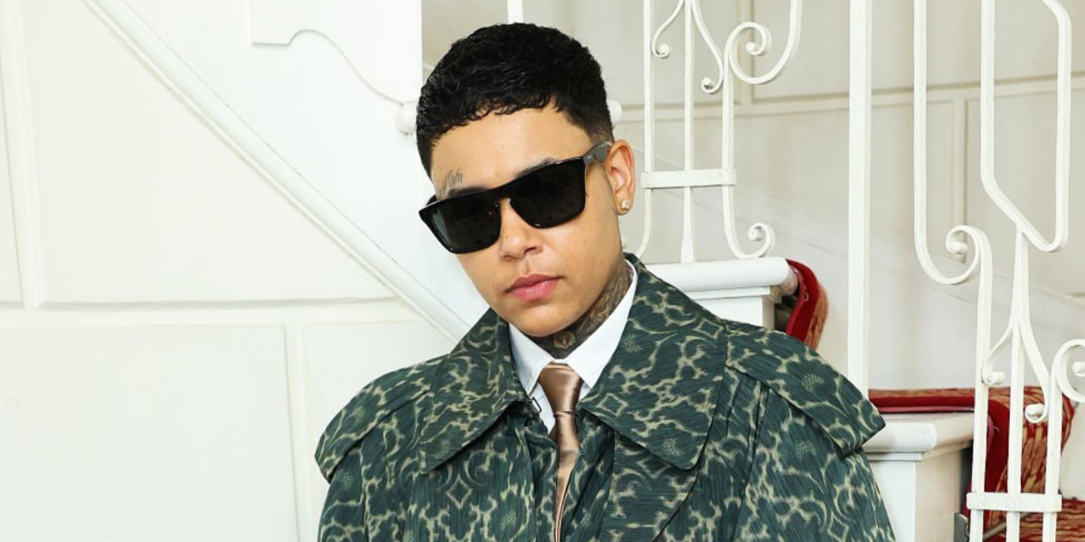 Kwn was seen wearing black Burberry BE4434 4121/87 sunglasses at the Burberry Fall/Winter 2026 fashion show during London Fashion Week.
