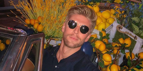 Television personality Kyle Cooke was seen wearing gold Ray-Ban Round Metal 3447 001 sunglasses in his Facebook post, June 2018.