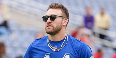 American football player Kyle Juszczyk was seen wearing black Oliver Peoples Gregory Peck Sun OV5217S 1031/P2 Polarised sunglasses in his Instagram post, February 2025. Shop online now on Pretavoir