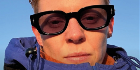 Singer Elly Jackson, widely known as La Roux, was seen wearing Cutler and Gross Sun x The Great Frog Soaring Eagle GFSN004 01 Black sunglasses with purple lenses in her social media. Shop online now on Pretavoir