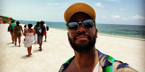 Lamorne Morris was seen wearing the iconic Ray-Ban Clubmaster RB 3016 901/58 Polarised sunglasses during his trip to Belize in his Instagram post