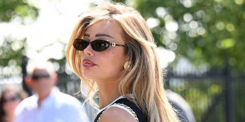 Dutch model Laura Celia Valk was seen wearing tortoiseshell Gucci GG1680S 004 sunglasses with brown lenses at the Wimbledon Tennis Championships 2025. Shop online now on Pretavoir