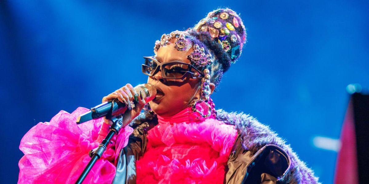 Lauryn Hill was seen wearing Givenchy Giv Cut GV40049I 02C sunglasses at the 25th Anniversary of "The Miseducation of Lauryn Hill" Tour in Toronto, October 2023