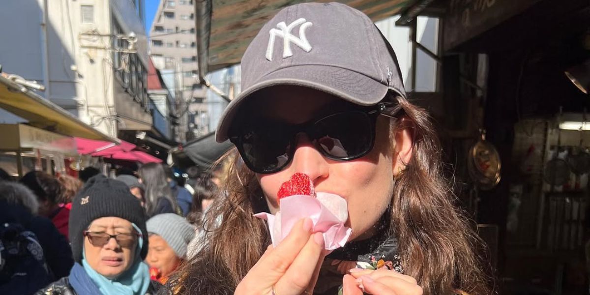 Lily James was seen wearing the iconic Ray-Ban Wayfarer 2140 901/58 Polarised sunglasses during her holiday in Japan, February 2024