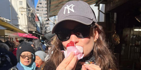 Lily James was seen wearing the iconic Ray-Ban Wayfarer 2140 901/58 Polarised sunglasses during her holiday in Japan, February 2024