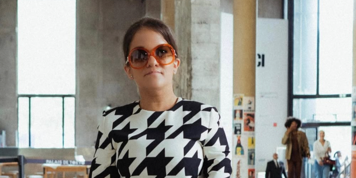 Stylist and influencer Louise Parent was seen wearing shiny brown tortoiseshell Gucci GG1432S 002 sunglasses during Paris Fashion Week, July 2023