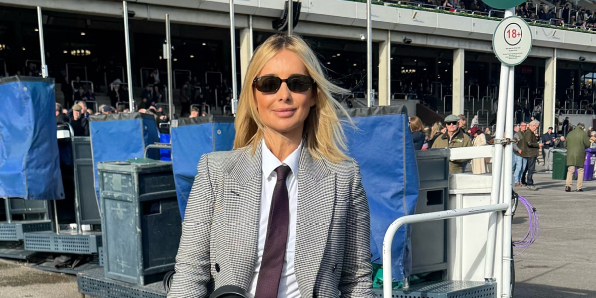 Singer Louise Redknapp was seen wearing tortoiseshell Ray-Ban RB 2232 954/62 sunglasses at the William Hill Showcase 2025.