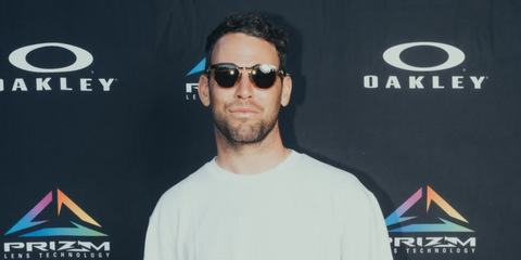 Manx retired cyclist Mark Cavendish was seen wearing brown and transparent brown Oakley HSTN OO9242 07 Prizm sunglasses at the Oakley 50th Anniversary in its headquarter in Foothill Ranch, California, July 2025. Shop online now on Pretavoir