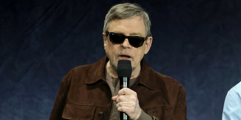 Actor Mark Hamill was seen wearing black Ray-Ban New Wayfarer RB 2132 901L sunglasses at CinemaCon in Las Vegas, April 2025. Shop online now on Pretavoir