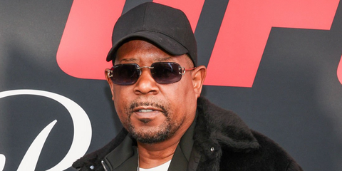 Actor and comedian Martin Lawrence was seen wearing gold Cartier CT0468S 001 sunglasses with grey gradient lenses at the UFC 331: Van vs. Pantoja 2 match in September 2026.