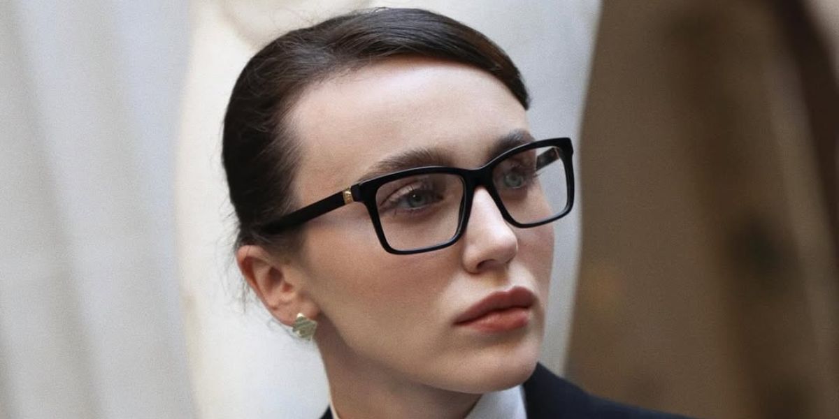 Mary Leest was seen wearing shiny black Versace 3357 GB1 square optical glasses with Medusa detail in her Instagram post