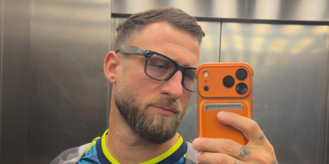 Trainer and former Matt Tralli was seen wearing transparent black Ray-Ban Meta Blayzer Optics RW7001 8526 smart glasses in his Instagram post, August 2026.