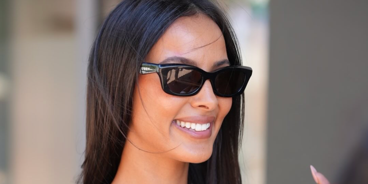 Maya Jama was seen wearing black Alexander McQueen AM0474S 001 sunglasses at the Wimbledon Tennis Championships 2025. Shop online now on Pretavoir