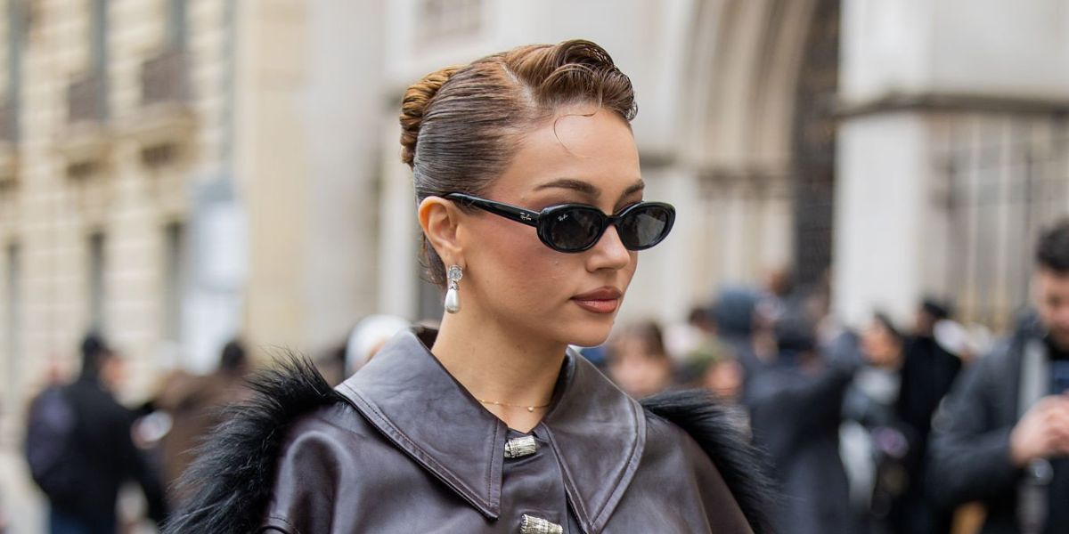 Turkish content creator Merve Gorgoz was seen wearing black Ray-Ban RB 4441D 6677/87 oval sunglasses during Paris Haute Couture Week Spring/Summer 2026.