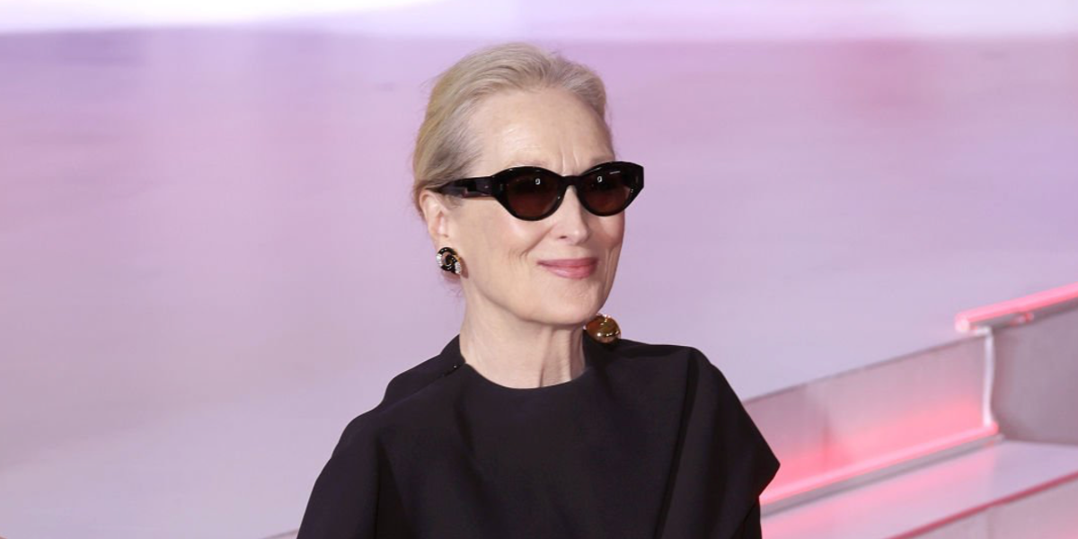 Meryl Streep was seen wearing dark burgundy Oliver Peoples Lerrue OV5615SU 1817/GN sunglasses with brown Polarised lenses at the Seiul premiere and press conference of The Devil Wears Prada 2, April 2026.