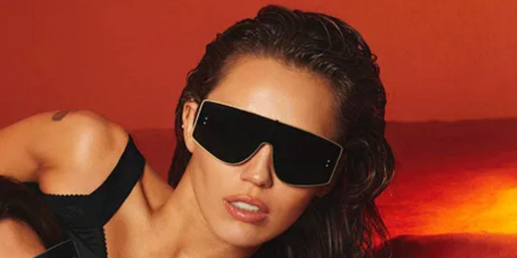MileyCyrusDolce_GabbanaDG23050