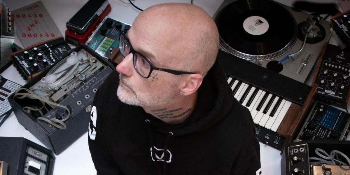 Musician Moby was seen wearing matte black Ray-Ban RB 7047 5196 optical glasses in his Instagram post, December 2025.