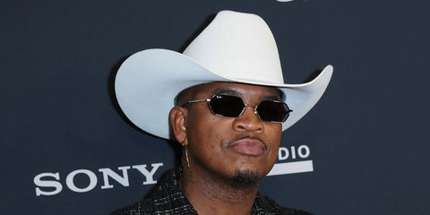 Ne-Yo was seen wearing Ray-Ban Yevi RB 3728 9213/6V sunglasses at the Pre-Grammy Awards 2026.