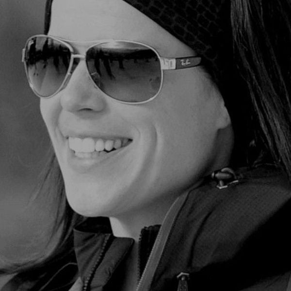 Canadian actress Neve Campbell was seen wearing silver Ray-Ban 3386 003/8G sunglasses.