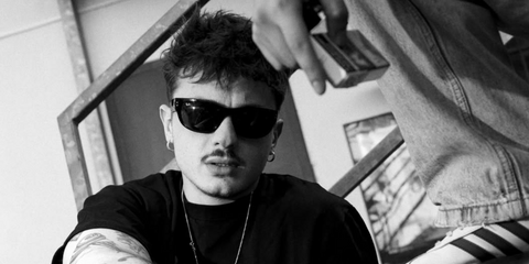 Italian singer Olly was seen wearing black Ray-Ban Mega Balorama RB 2289 901/31 sunglasses in his Instagram post, April 2025. Shop online now on Pretavoir