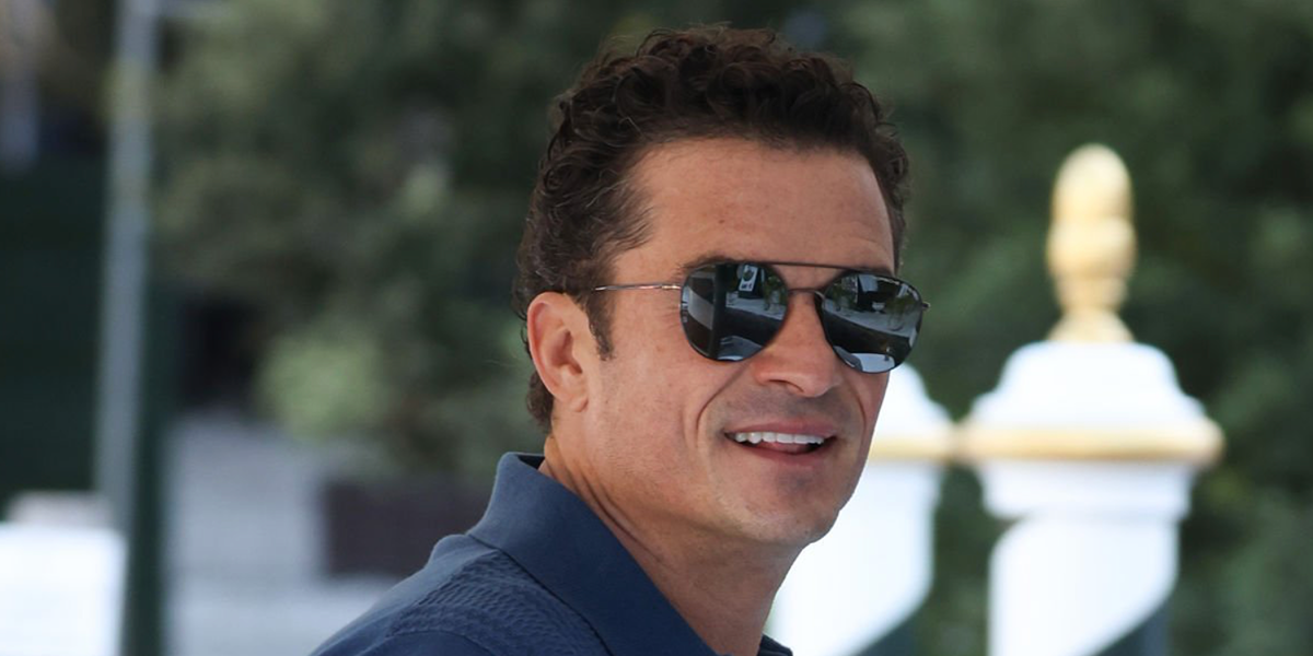 Orlando Bloom was seen wearing silver Porsche Design 8947 B sunglasses with blue mirror lenses at the Venice Film Festival 2026.