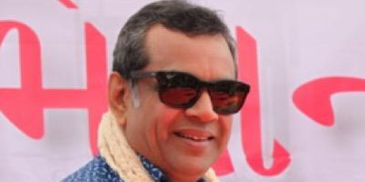 Bollywood actor Paresh Rawal was seen wearing black Ray-Ban Justin 4165 601/71 sunglasses in his social media profile picture. Shop online now on Pretavoir