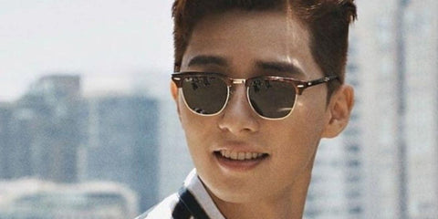 Park Seo-joon is seen wearing the iconic tortoiseshell Ray-Ban Clubmaster Classic 3016 W0366 sunglasses