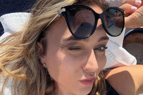 Spanish tennis player Paula Badosa was seen wearing black Tiffany & Co TF4193B 8001/9S sunglasses in Dubai, shared through her Instagram post in January 2025.